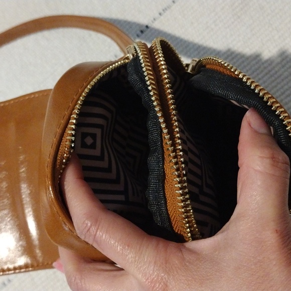 Small Crossbody Purse - Picture 4 of 6